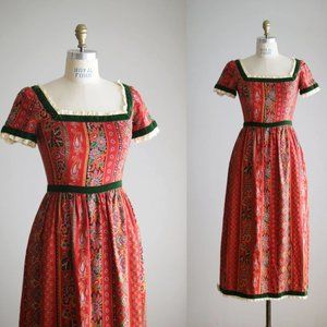 50s dress / 1950s floral cotton folk dress